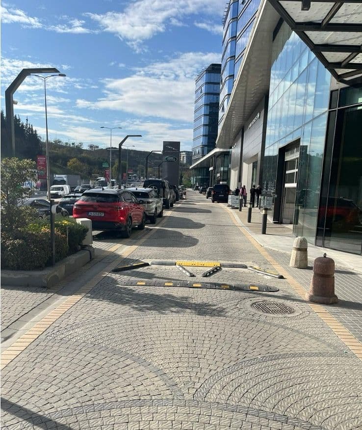 TireStation installed at the entrance of a Borusan Oto site