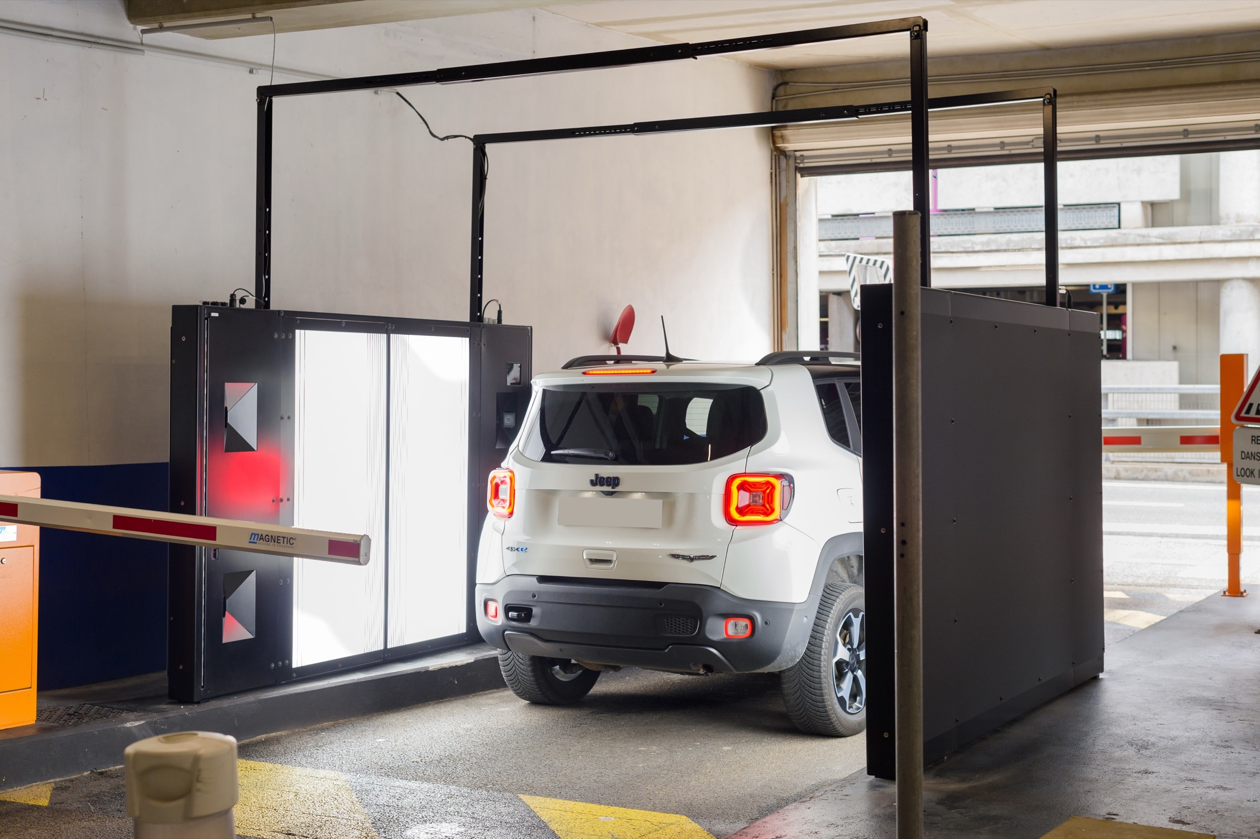 CarStation drive-through scanner